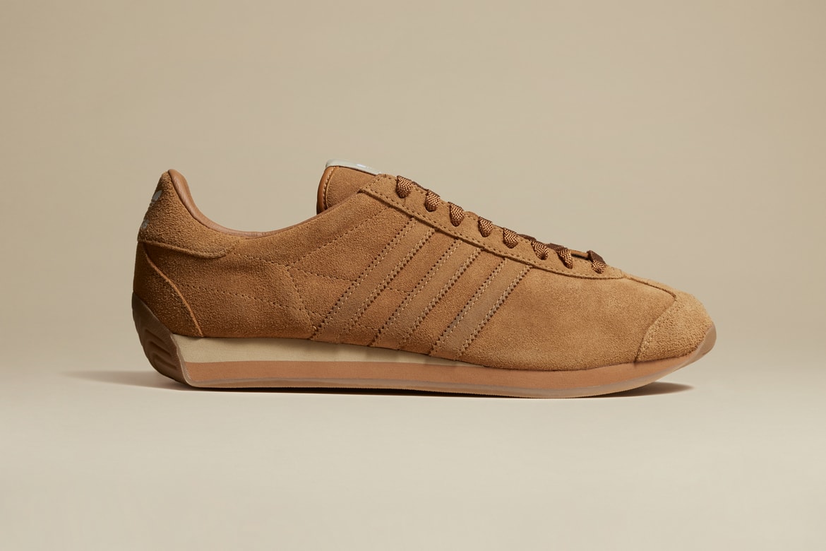 Khaite X Adidas Originals Sneaker Camel And Navy Hypebae Khaite X Adidas Originals Sneaker Camel And Navy Hypebae