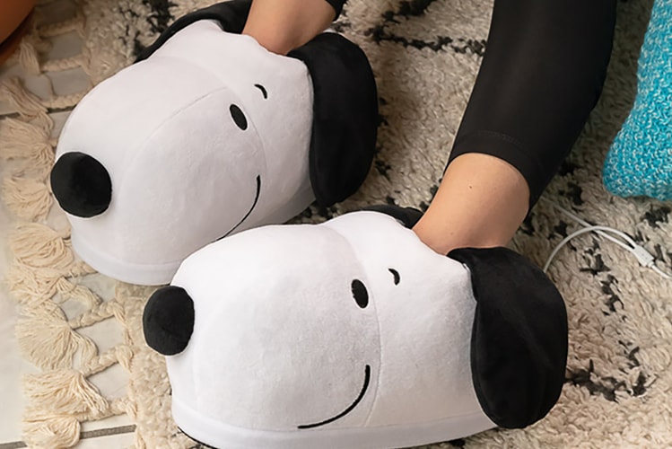 These SMOKO Snoopy USB Heated Slippers Are All We’re Wearing This Winter