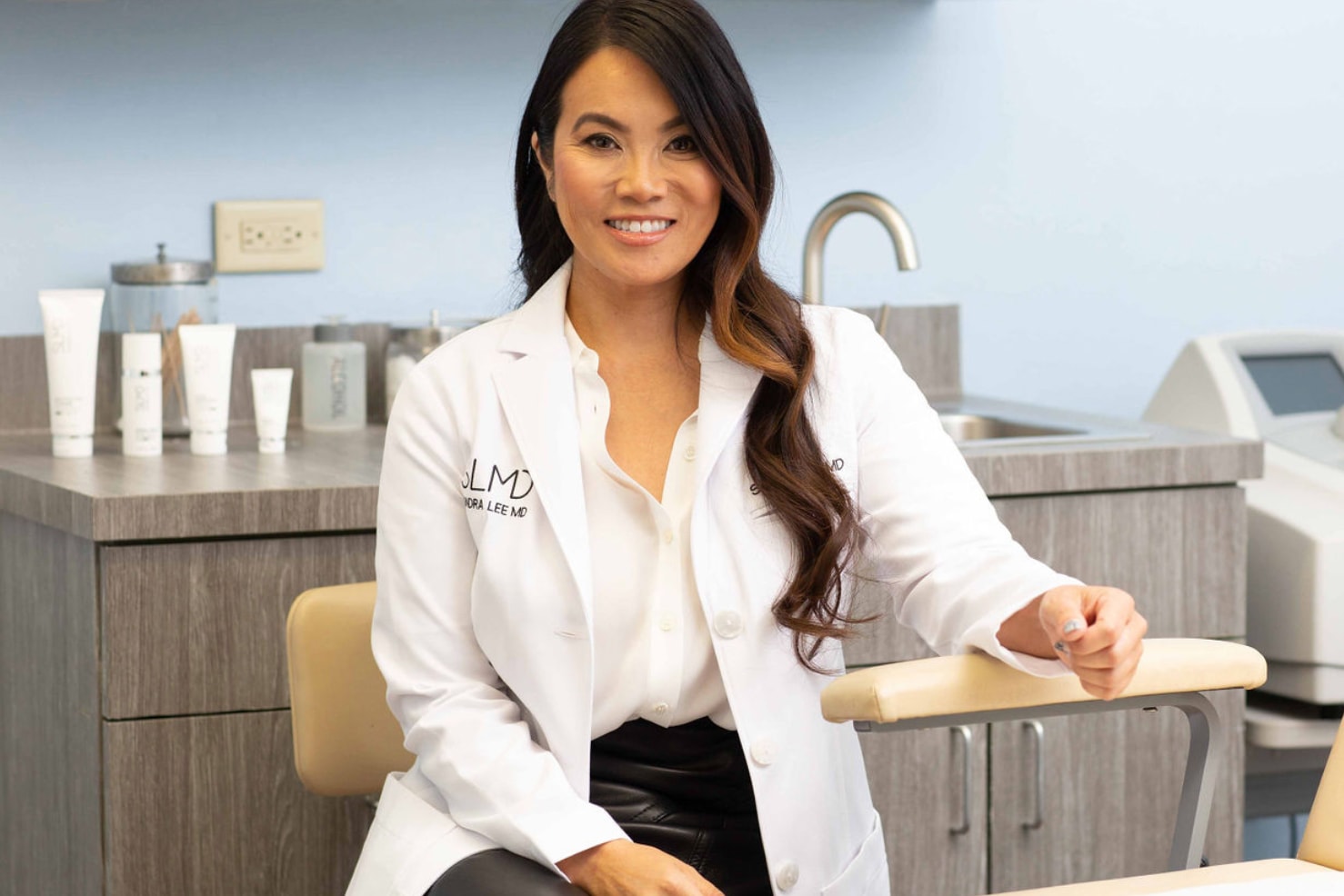 Dr. Pimple Popper Sandra Lee Dermatologist Skin Physicians and Surgeons