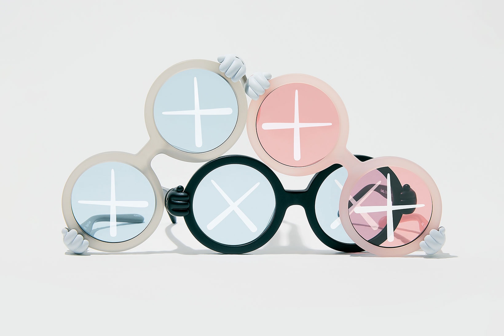 kaws sons and daughters sunglasses companion kids woaw gallery store hong kong exhibition