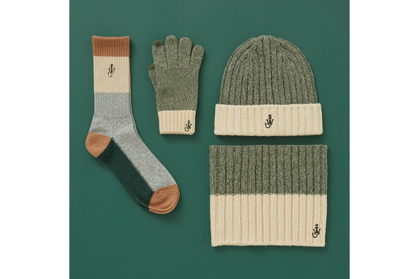 uniqlo jw anderson holiday collaboration accessories beanies gloves scarves socks