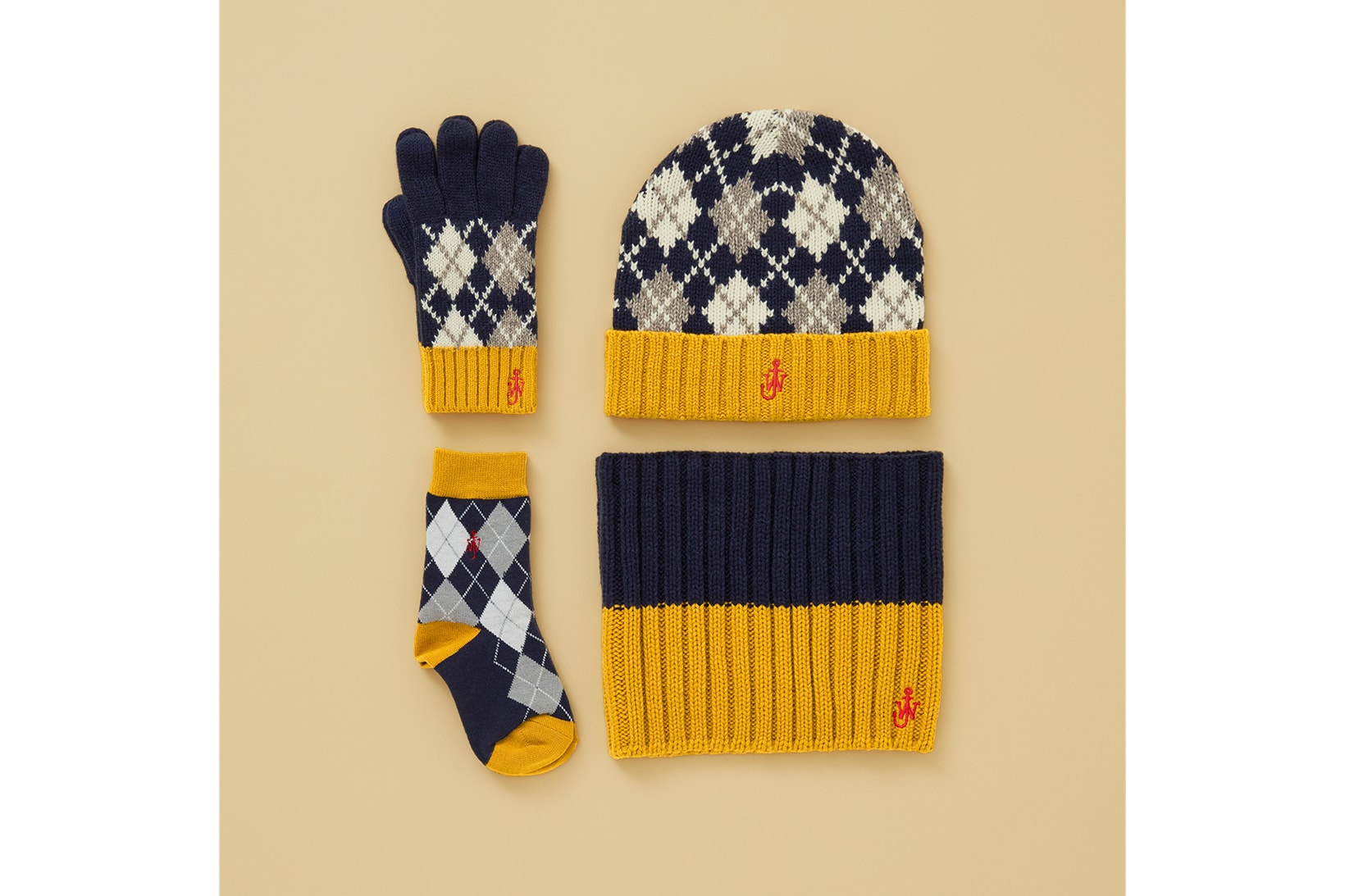 uniqlo jw anderson holiday collaboration accessories beanies gloves scarves socks