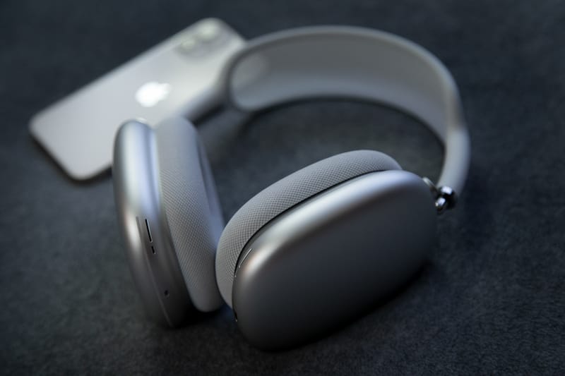 airpods max silver