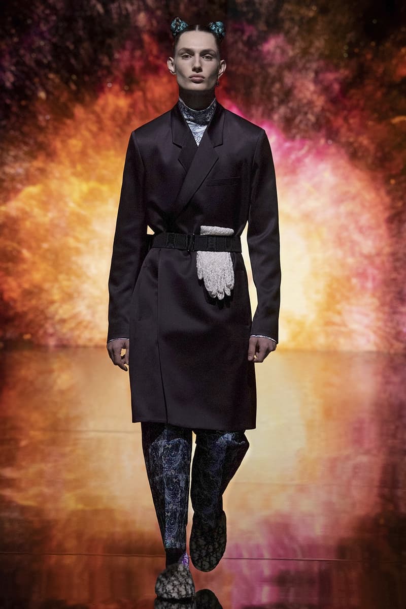 Kim Jones Dior Men's Fall 2021 Collection Collaboration Kenny Scharf Fashion Show Digital Accessories Lookbook