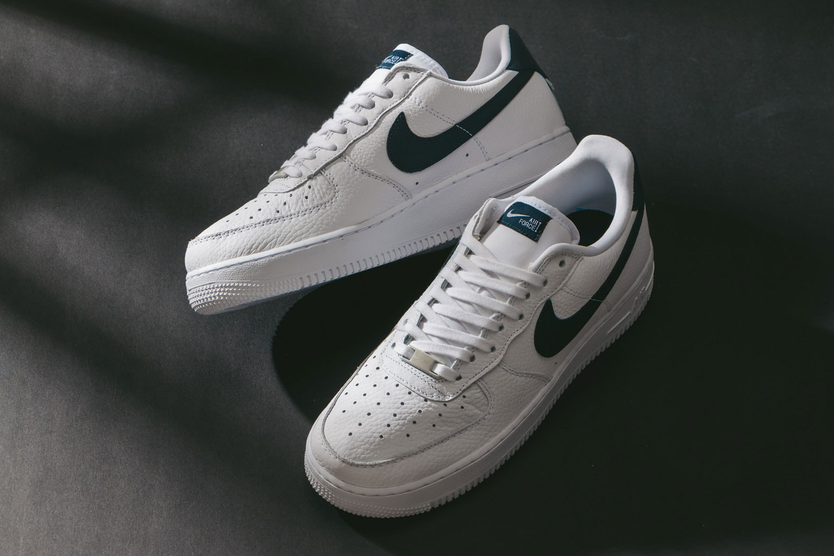 Nike Air Force 1 '07 White/Navy Blue Release