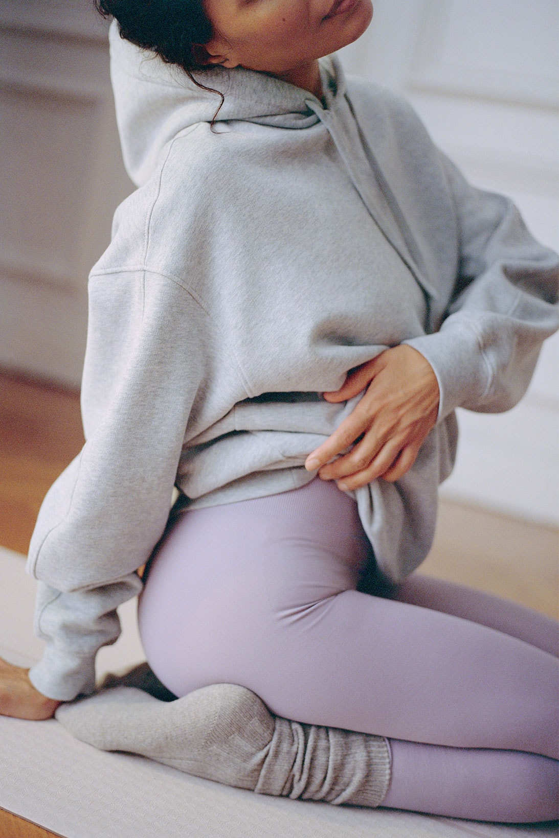 arket seamless yoga collection activewear lilac purple leggings pants tights cozy gray hoodie socks mat