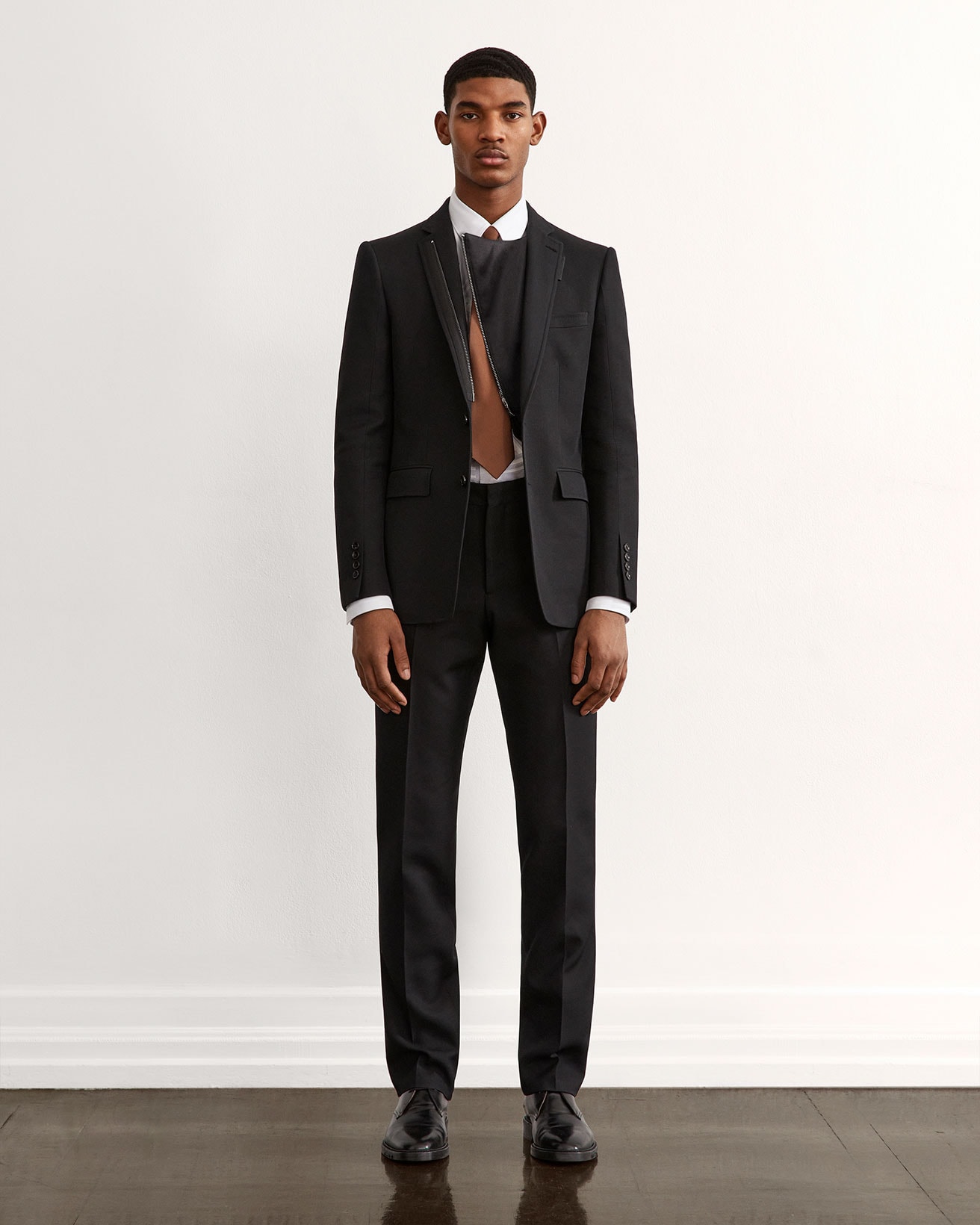burberry fall winter fw21 pre-collection riccardo tisci black suits