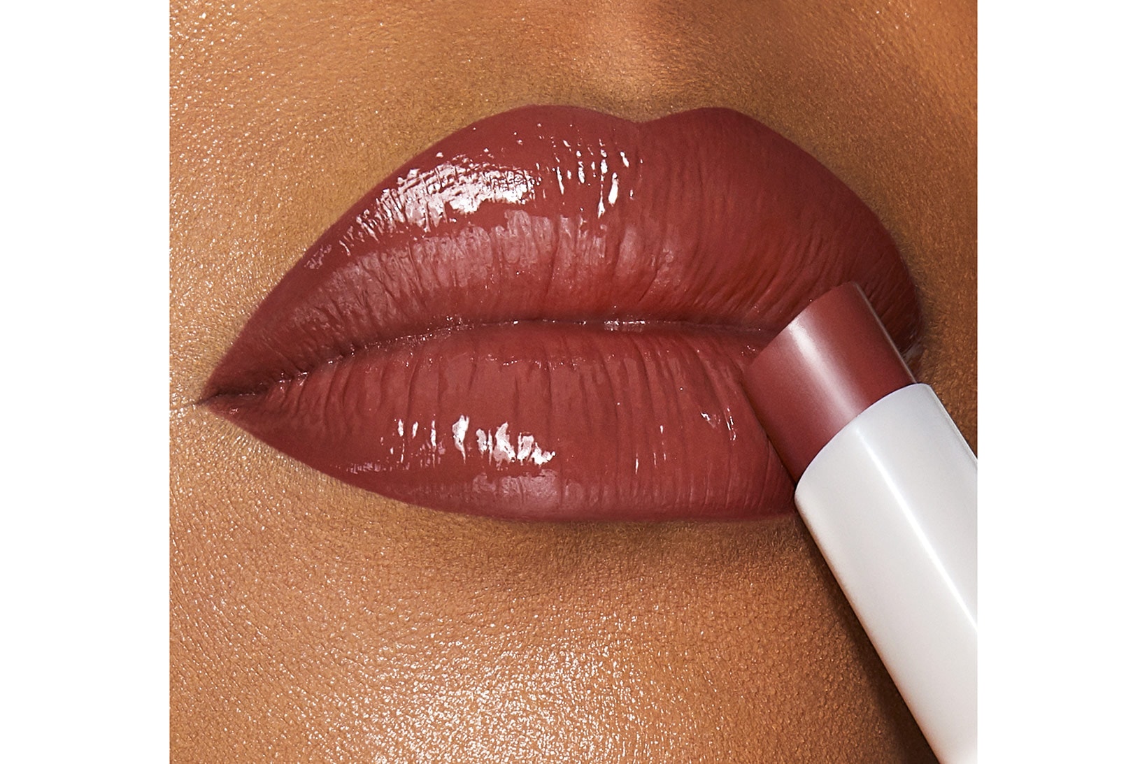 Charlotte Tilbury Hyaluronic Happikiss Hydrating Lipstick Balm Gloss Makeup PassionKiss