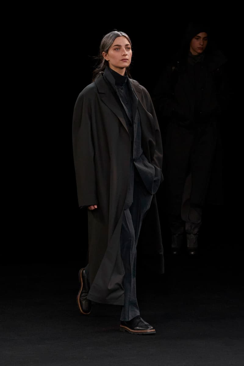 lemaire fall winter collection lookbook flaneur coats layered outfits oversized blazers christophe sarah linh tran 