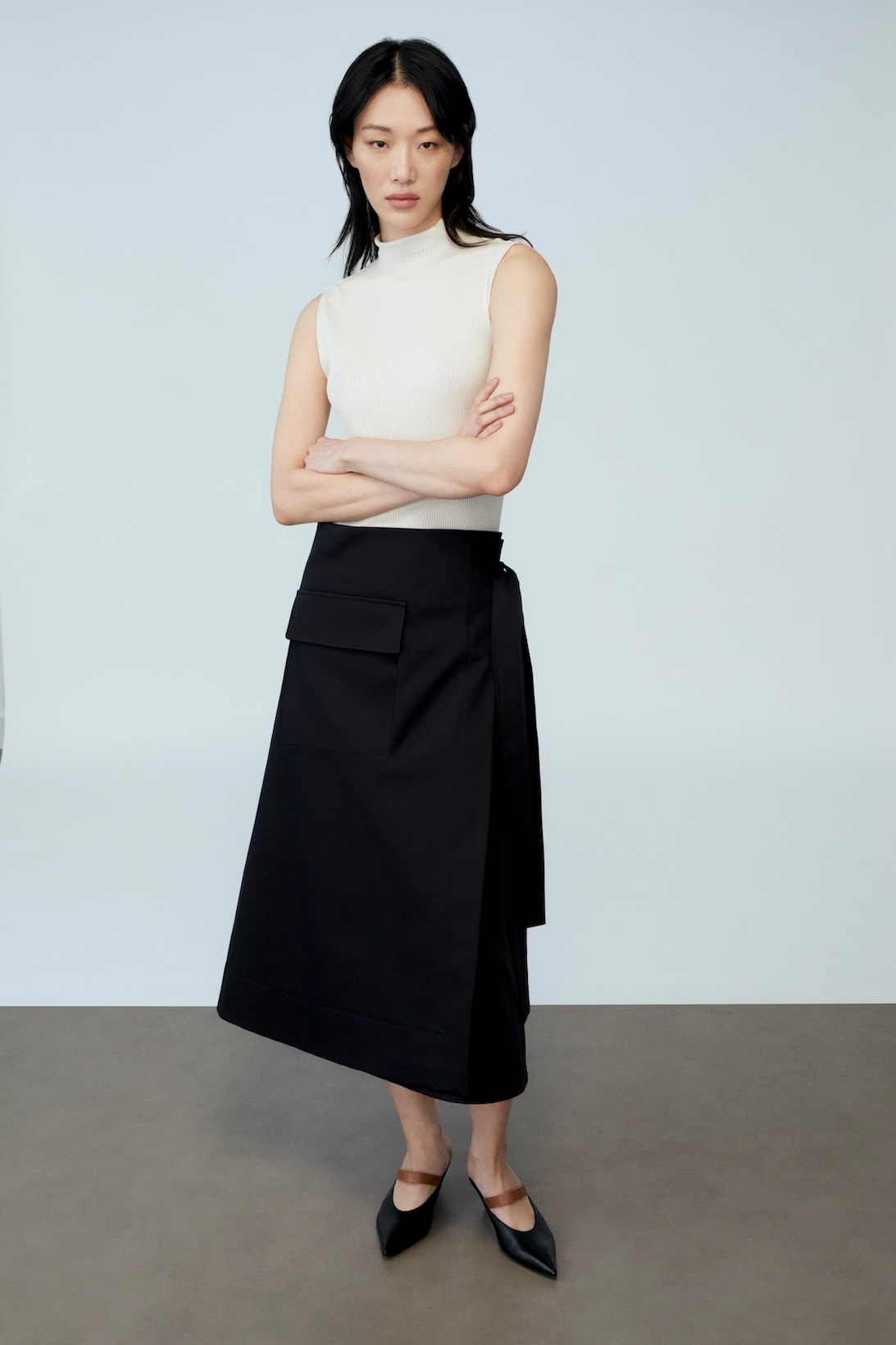 sora choi cos spring womenswear summer collection lookbook beige top black skirt heels shoes sandals