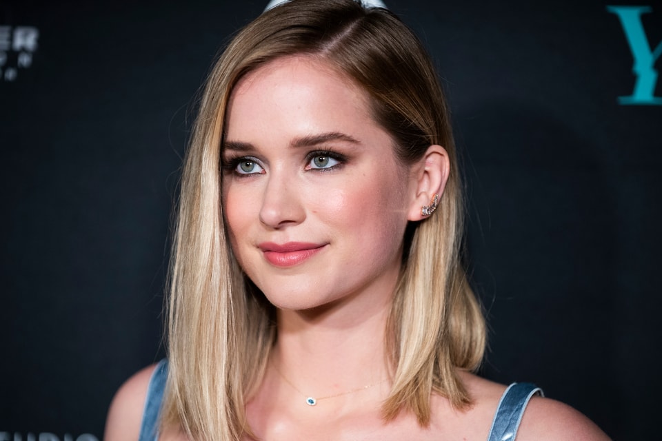 Elizabeth Lail Of You Joins Gossip Girl Reboot Hypebae Elizabeth Lail Of You Joins Gossip Girl Reboot Hypebae