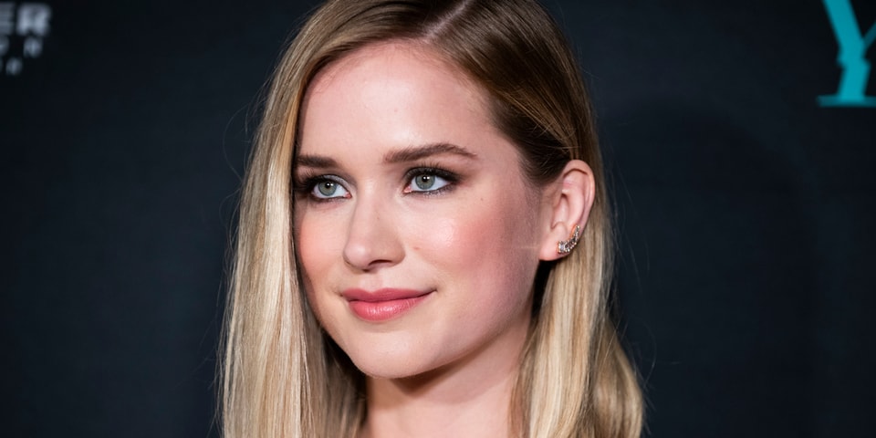 You Star Elizabeth Lail Joins Cast Of Gossip Girl Reboot You Star Elizabeth Lail Joins Cast Of Gossip Girl Reboot