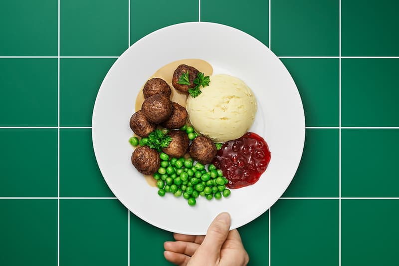 ikea HUVUDROLL plant based swedish meatballs mashed potato jam sauce green peas gravy plate