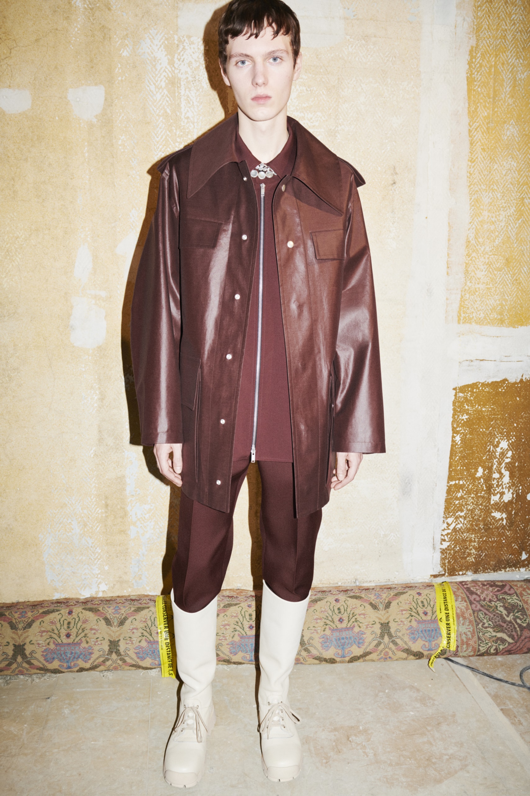 jil sander menswear fall winter fw21 collection lookbook red brown leather jacket boots