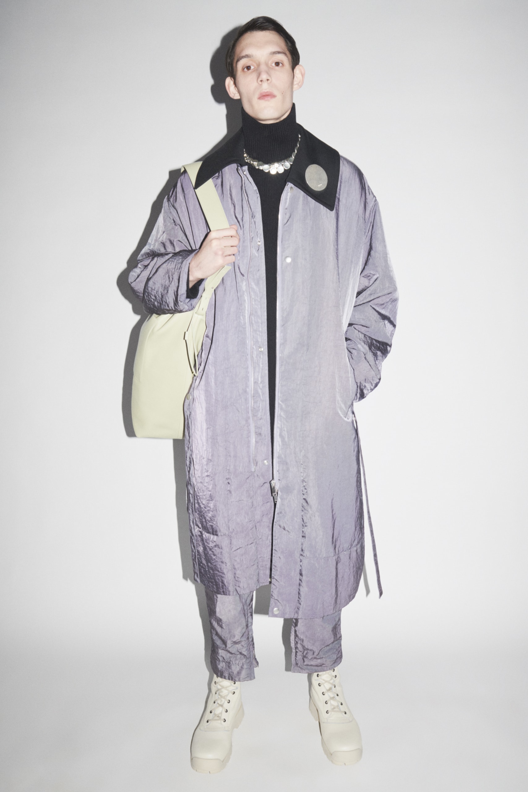 jil sander menswear fall winter fw21 collection lookbook reflective purple silver coat pants