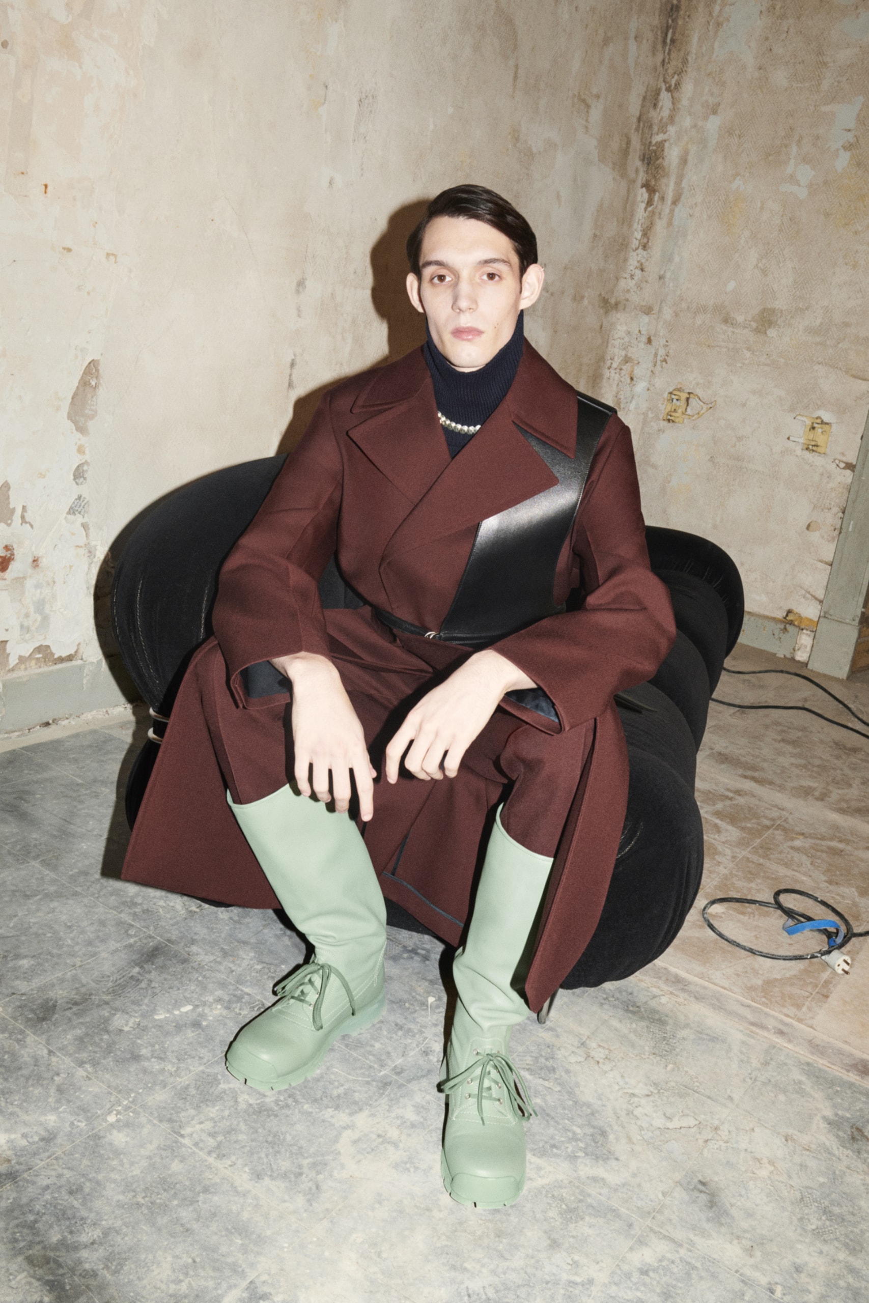 jil sander menswear fall winter fw21 collection lookbook coat green long boots