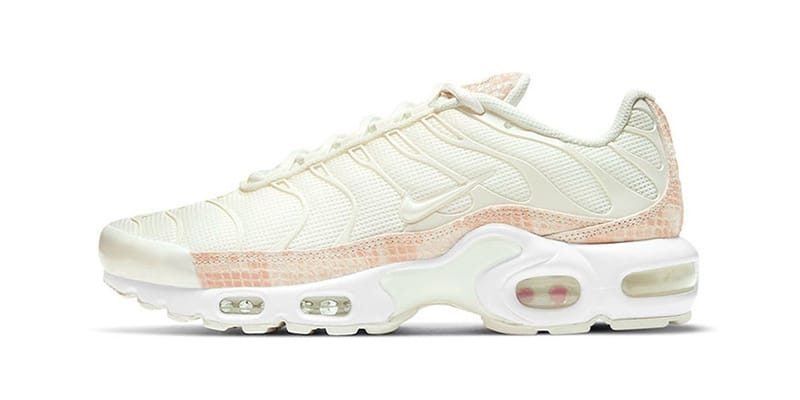 beige nike tns