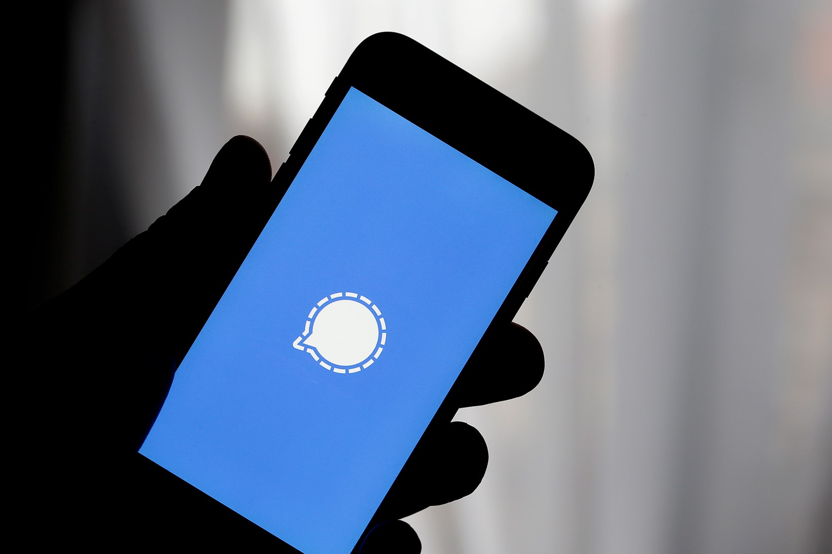 signal new encrypted messaging app privacy apple google play store