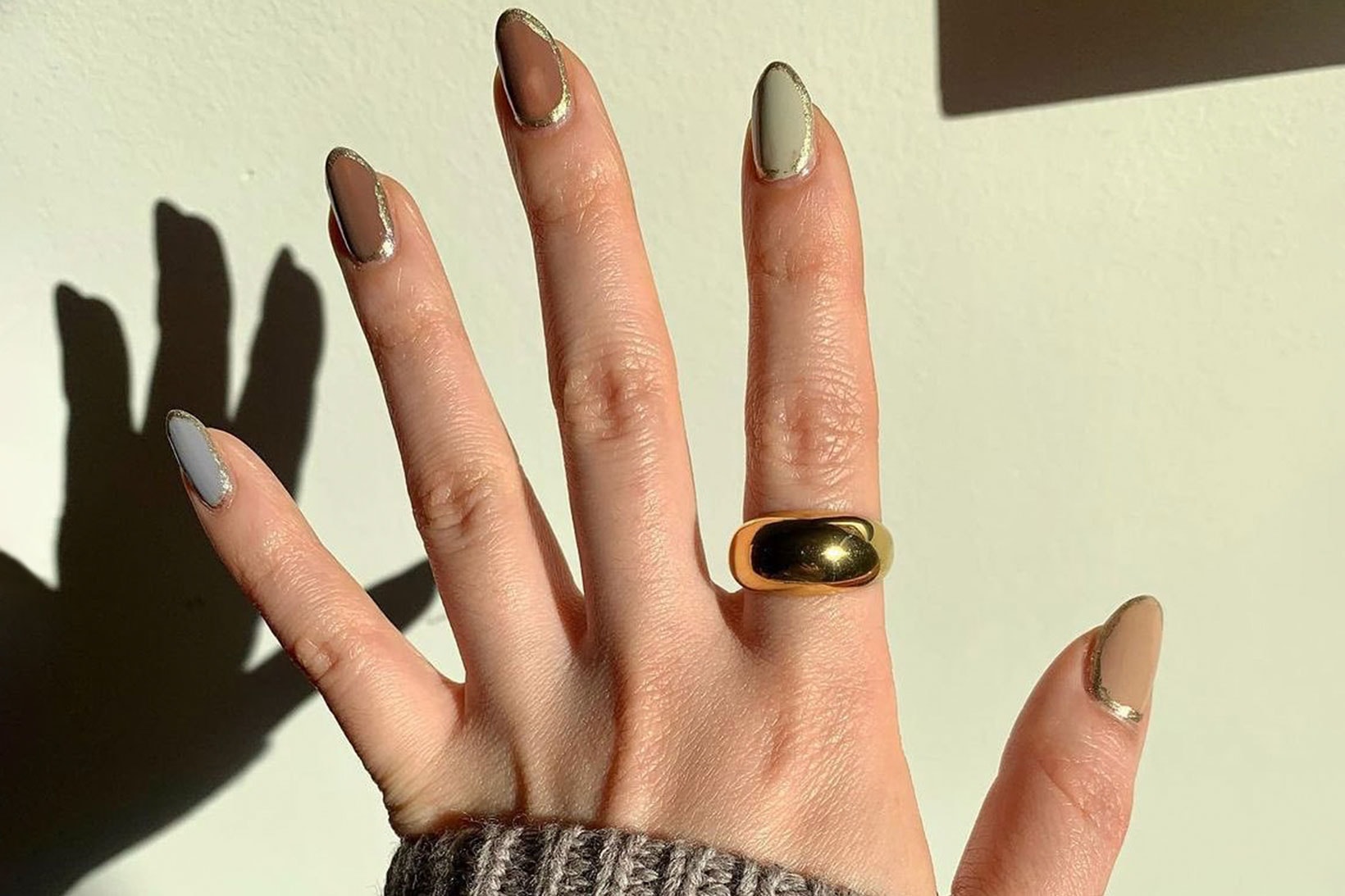 hand nail art designs gold bold ring minimal simple sunlight shadow
