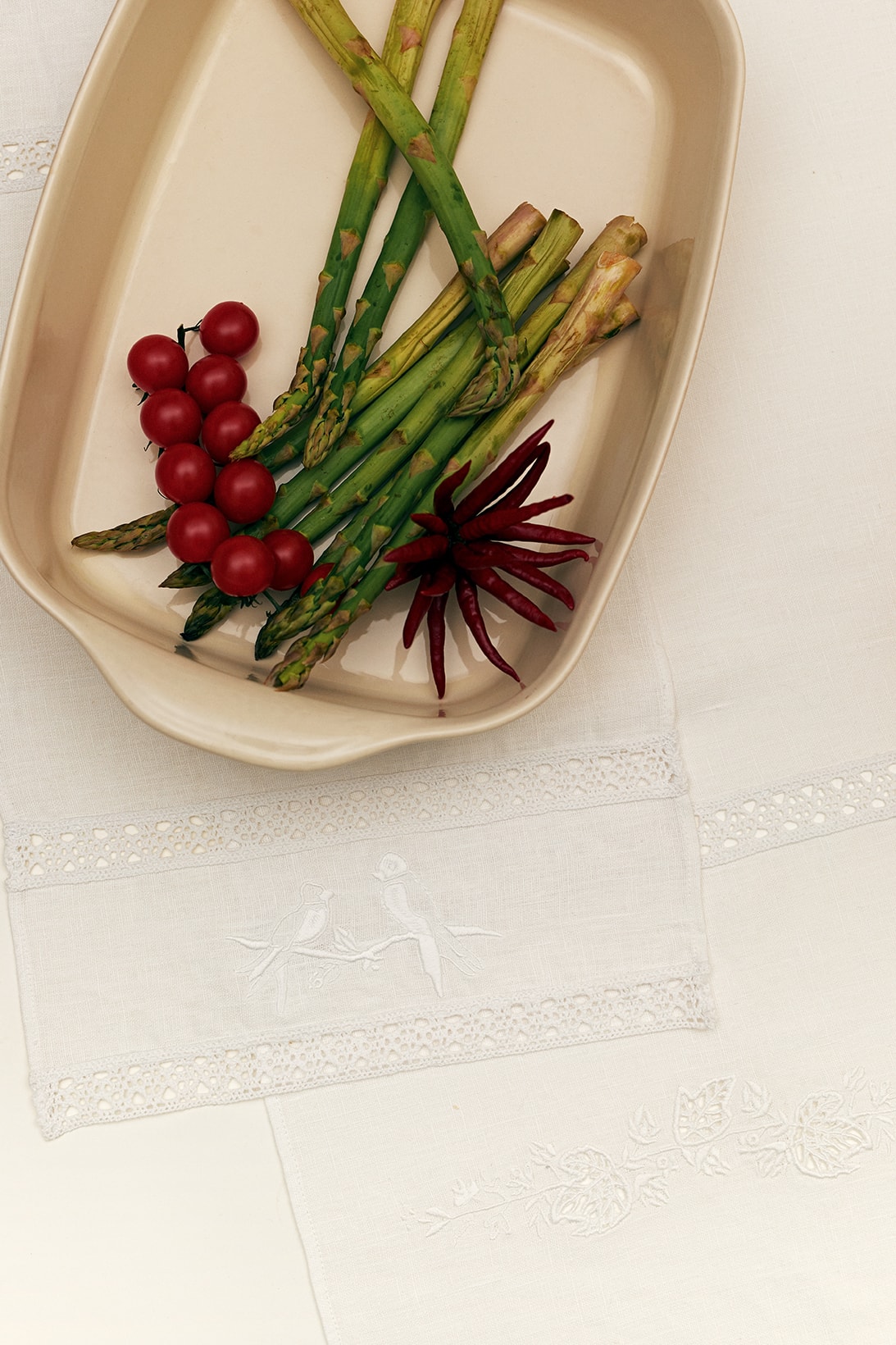 sleeper home homeware decor collection dish plate table cloth white asparagus tomatoes