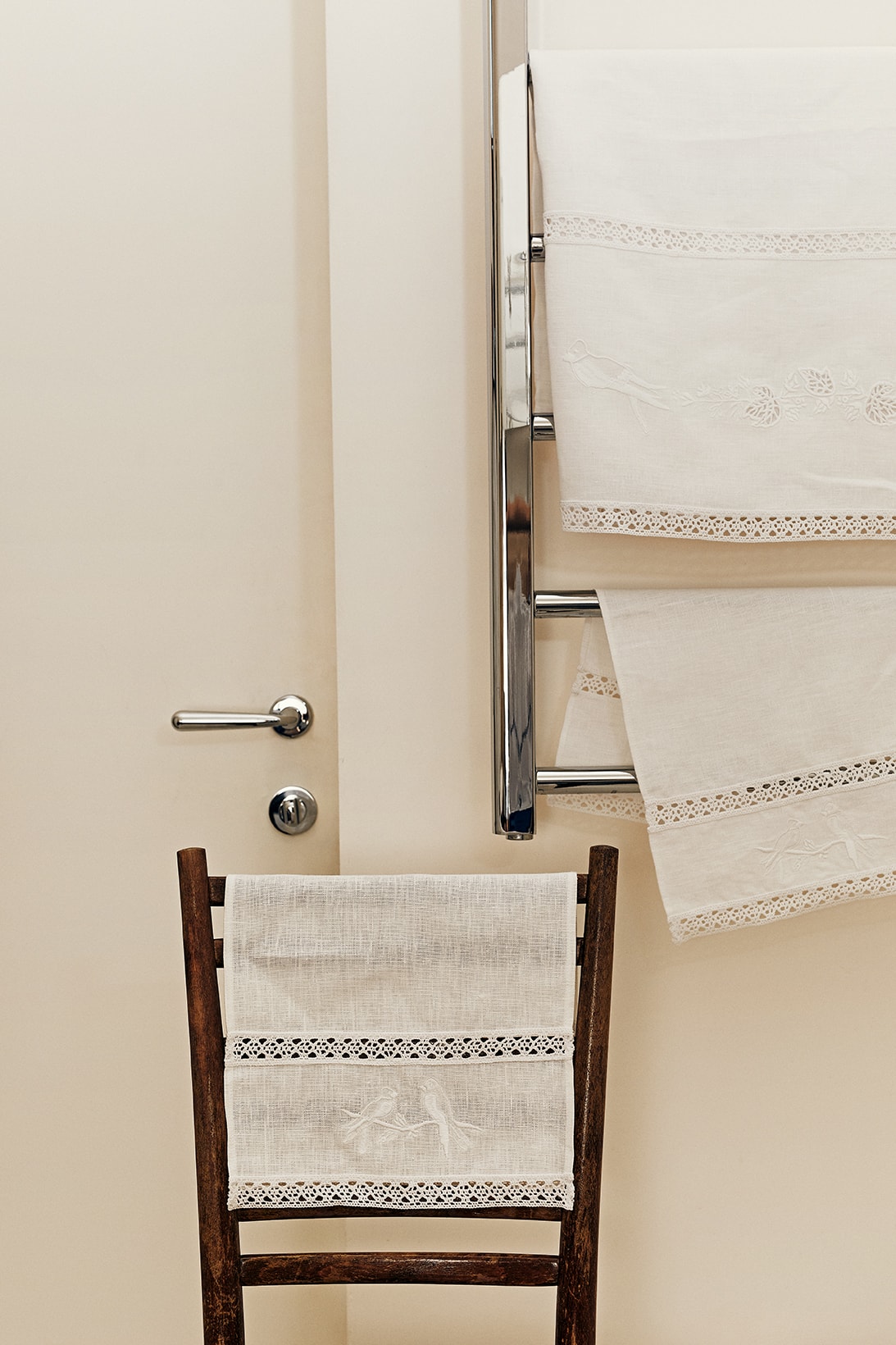 sleeper home homeware decor collection chair door handle towel cloth white rack