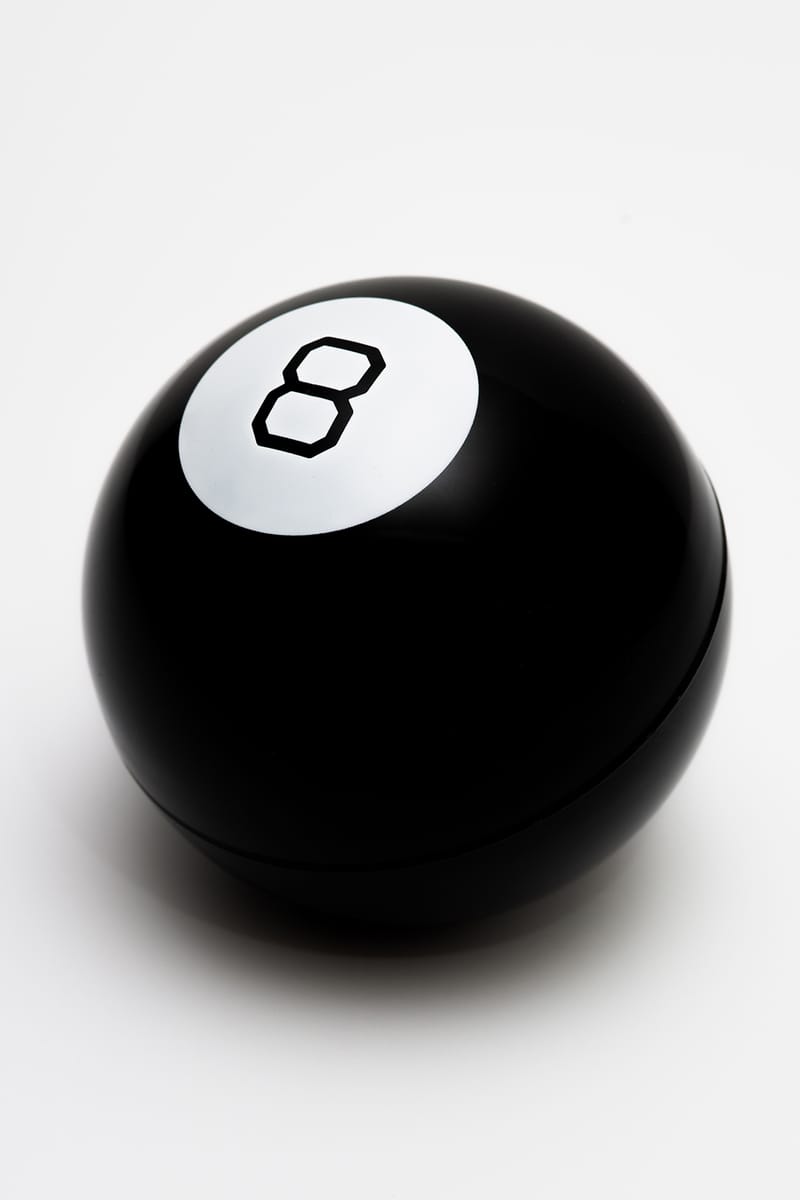 8 ball toy