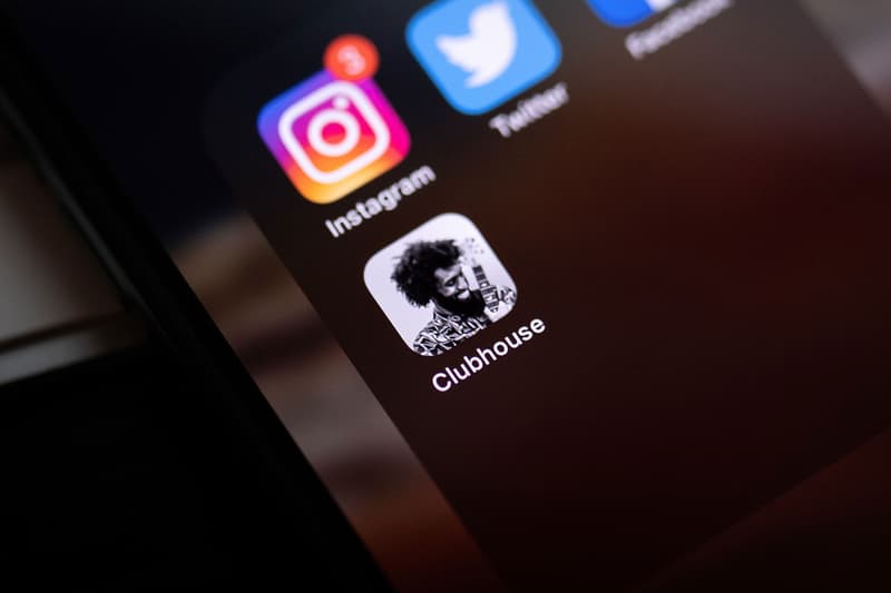 clubhouse mobile app invite only audio chat explained what is it elon musk info