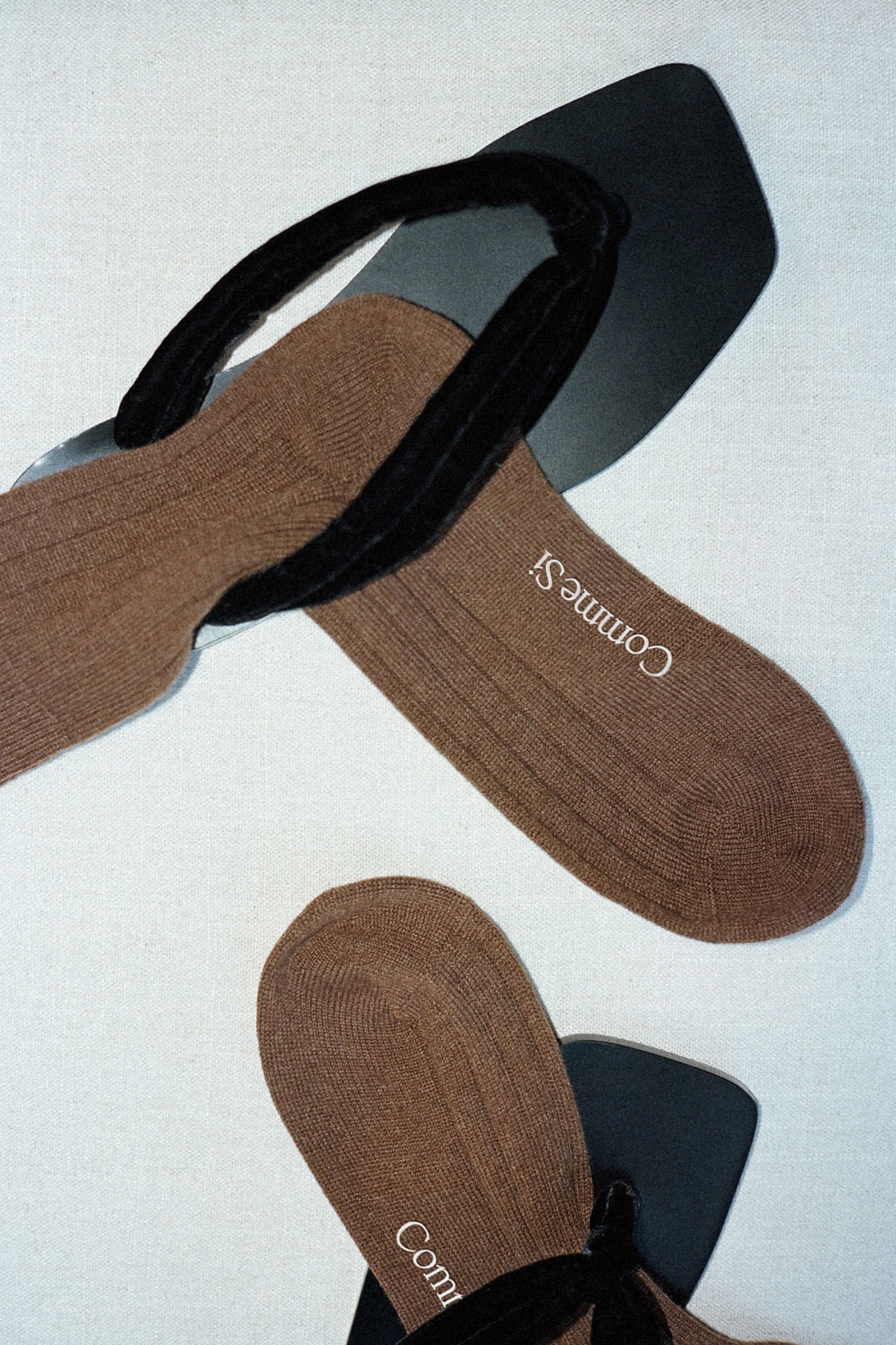 comme si the great indoors collection socks brown flip flops