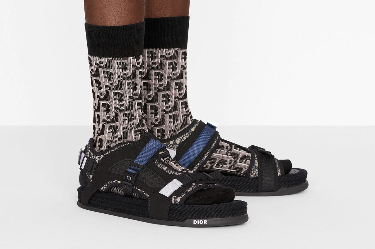 dior atlas sandals beige black on-foot look oblique pattern socks