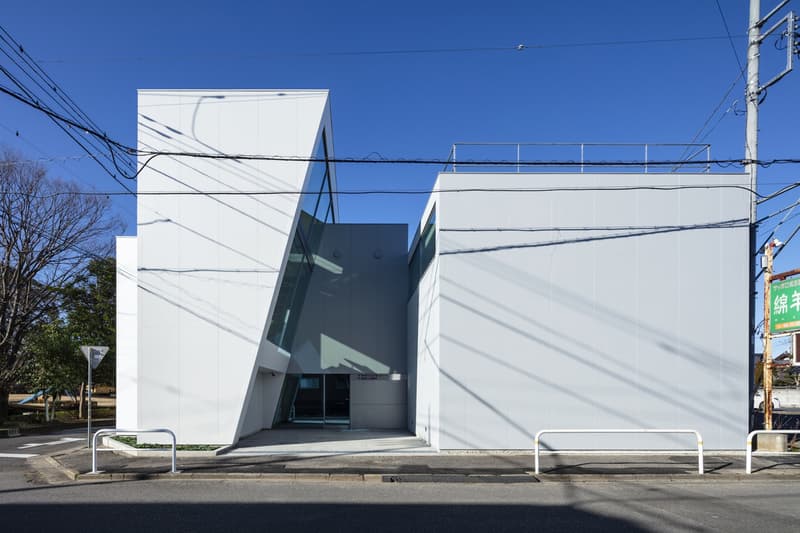 japan aisaka architects atelier house in tsukuba exterior sky street