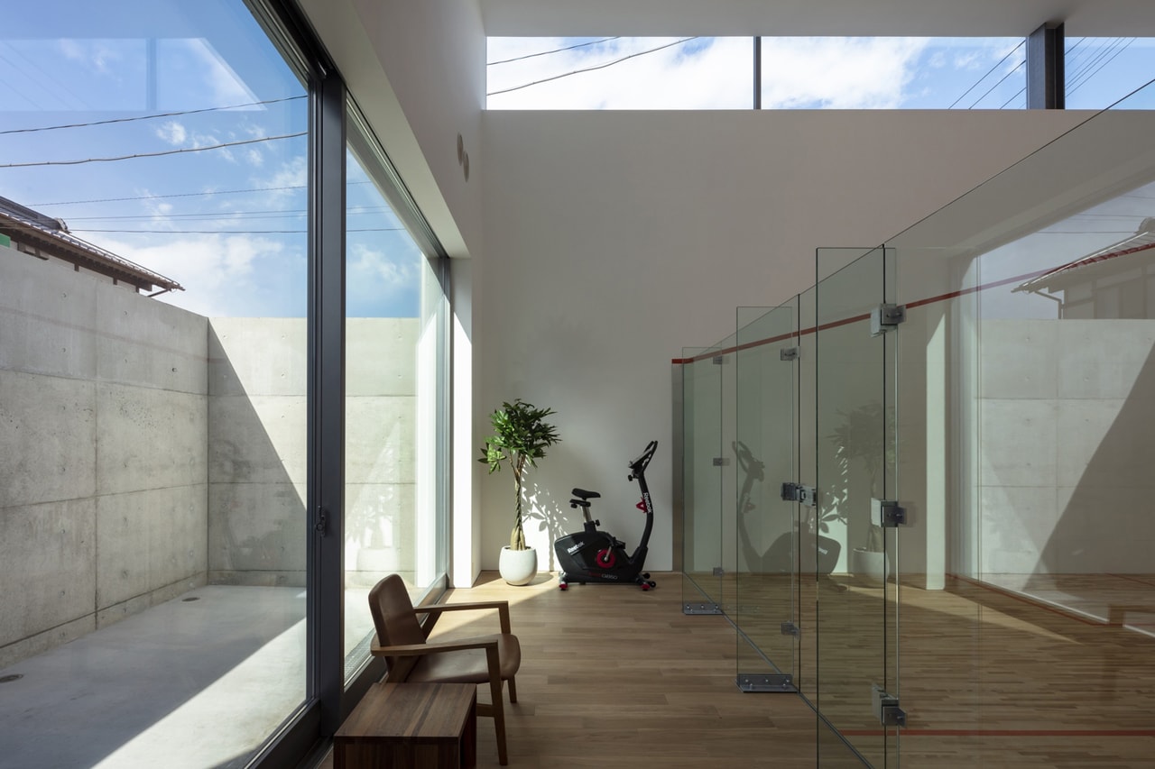 japan aisaka architects atelier house in tsukuba interior home design gym cycling squash