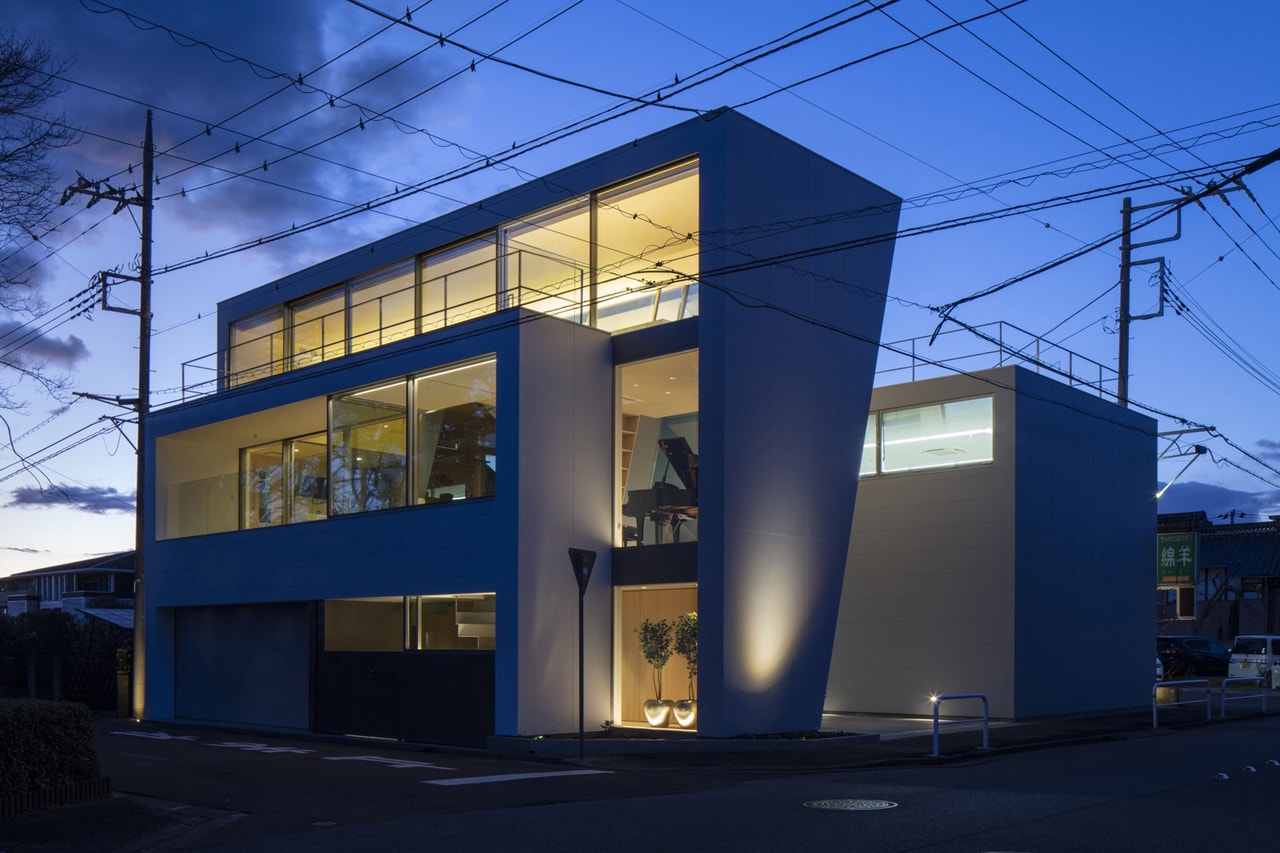 japan aisaka architects atelier house in tsukuba exterior night lights