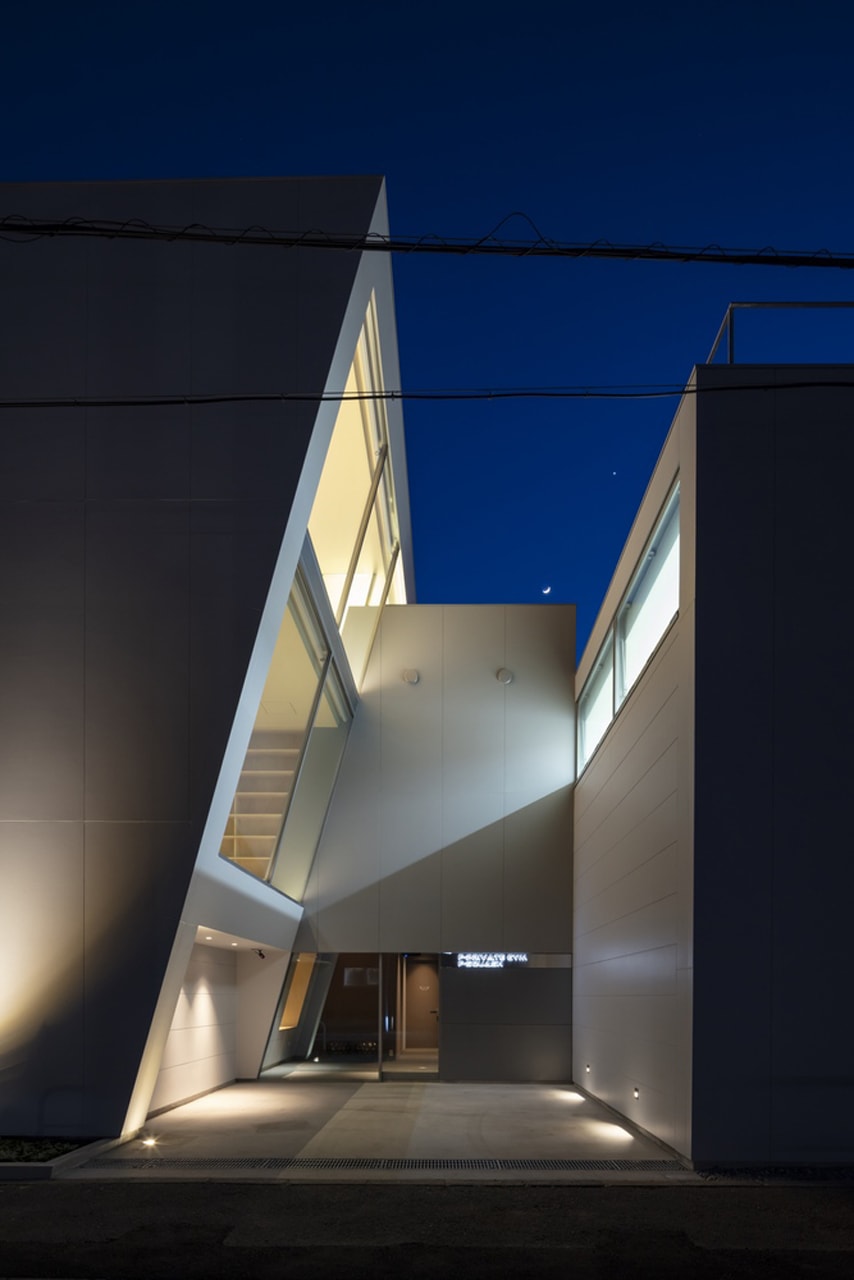 japan aisaka architects atelier house in tsukuba night exterior lights