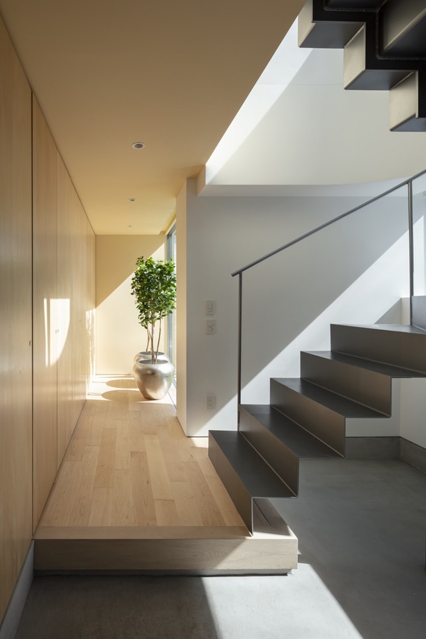 japan aisaka architects atelier house in tsukuba interior home design staircase hallway