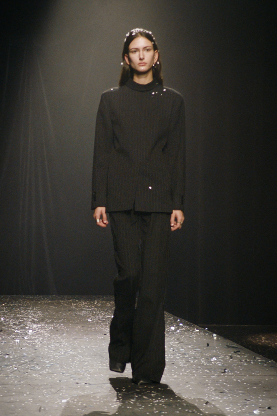 mm6 maison margiela fall winter collection paris fashion week pfw long sleeve top pants black