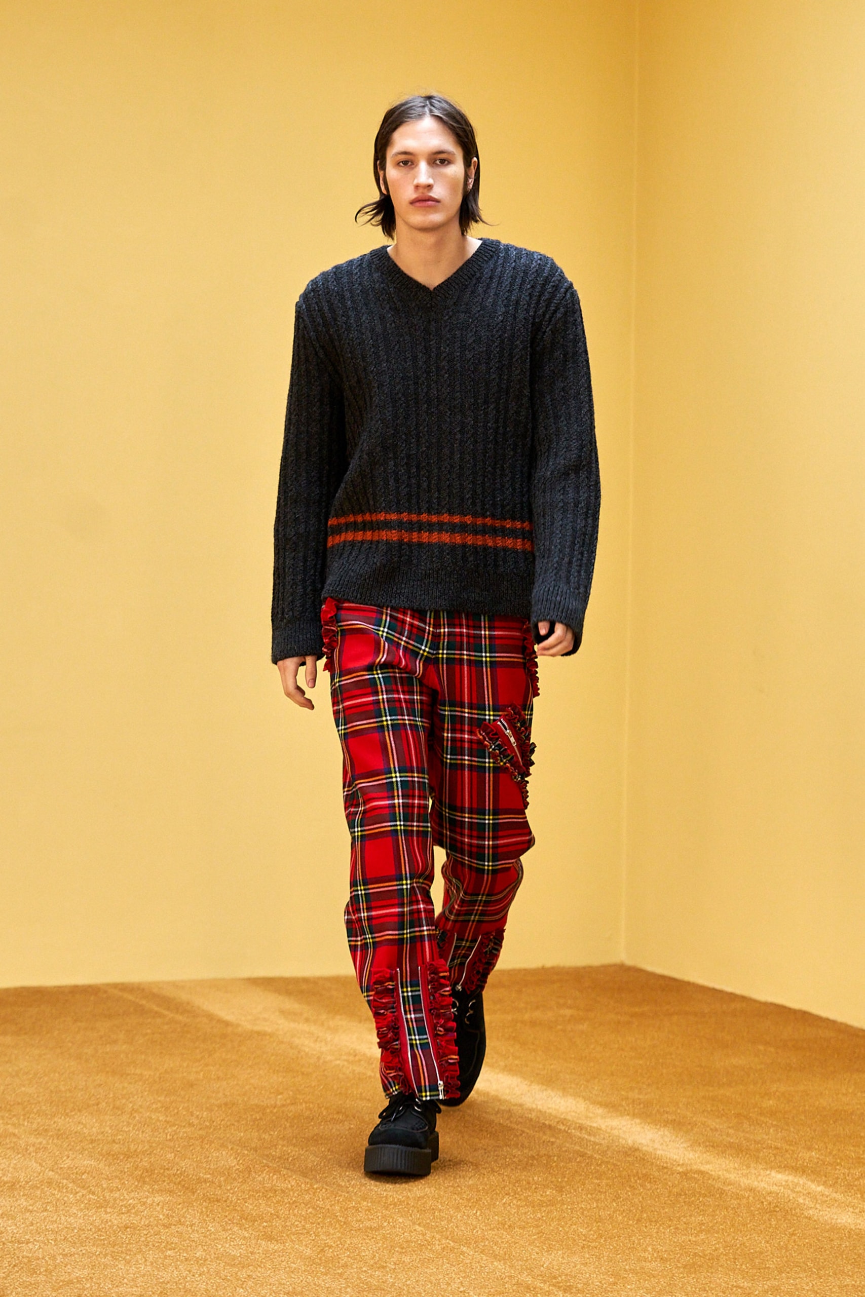 molly goddard fall winter 2021 fw21 collection london fashion week lfw knitwear sweater plaid pants