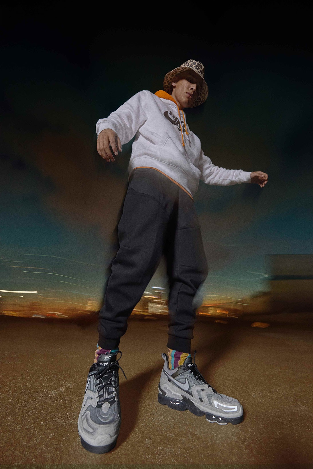 nike air max spring 2021 collection vapormax evo swoosh side outfit sweatpants trackpants