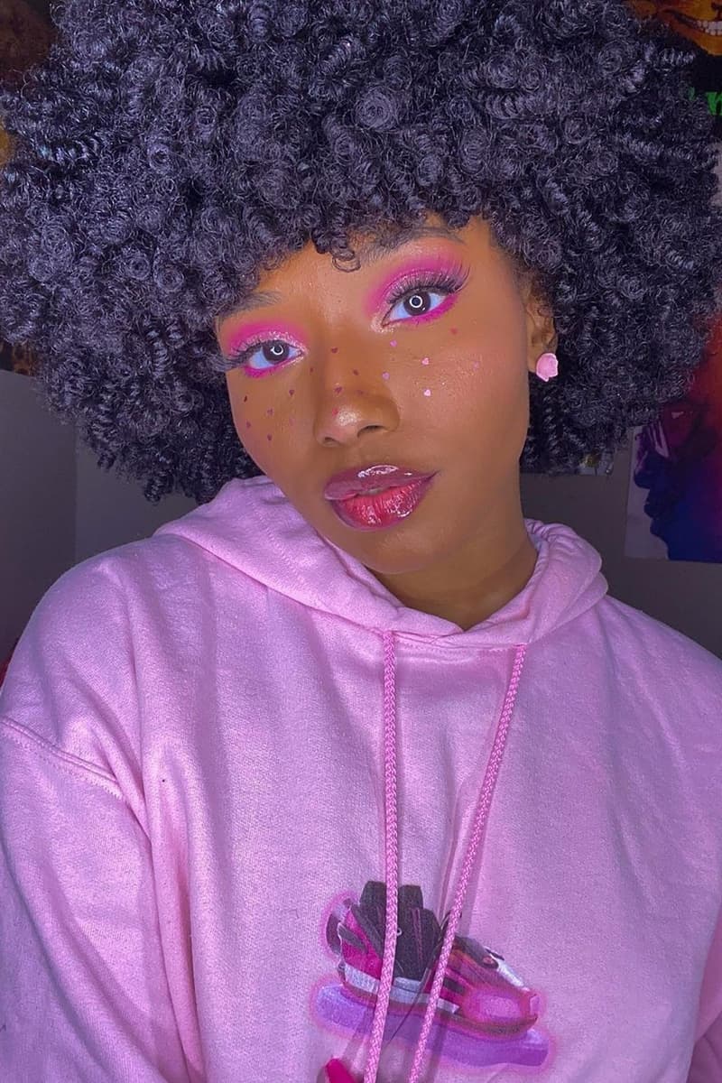 valentines day makeup hair hairstyle ideas pink lipstick eyeshadow curly afro