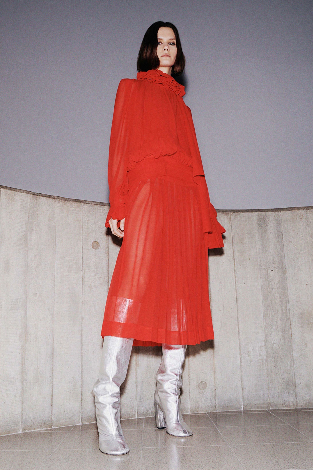 victoria beckham fall winter 2021 fw21 collection red pleated dress skirt silver boots