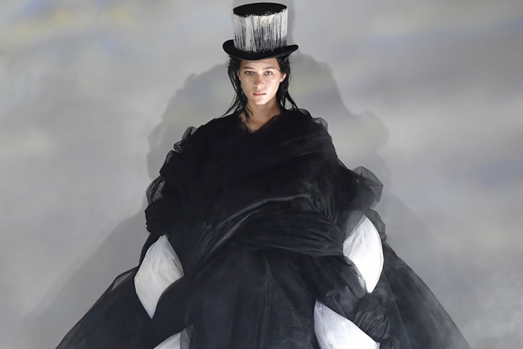 COMME des GARÇONS Unveils New Salomon and Nike Collaborations on FW21 Runway