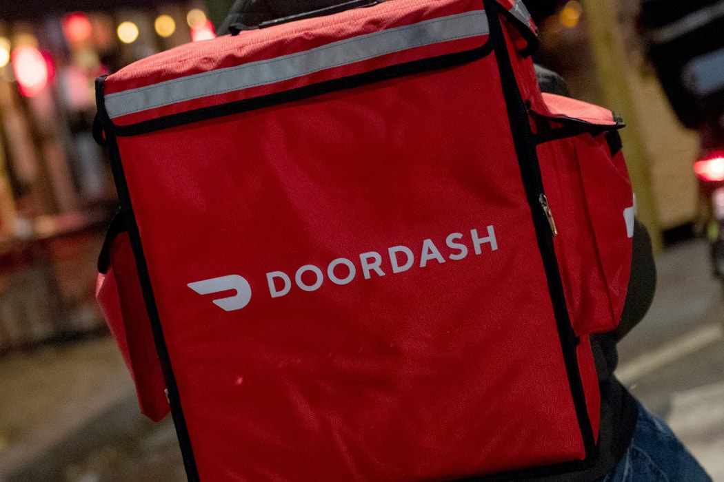 DoorDash Delivery Bag Logo