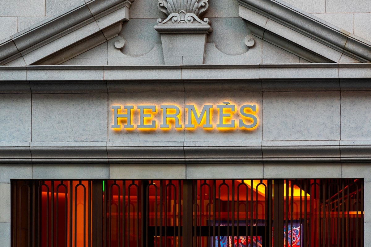 Hermès Store Exterior Logo