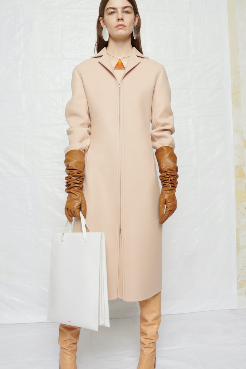 jil sander fall winter womens collection paris fashion week pfw outerwear jacket gloves handbag