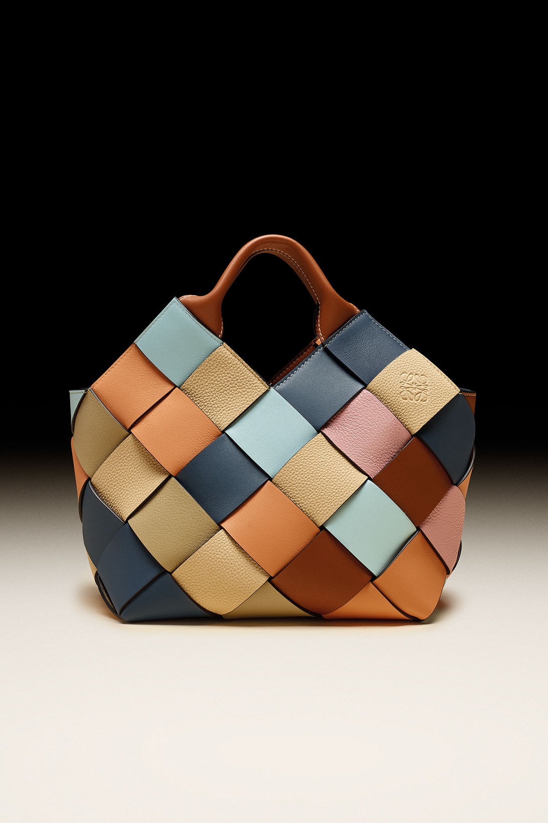 loewe the surplus project woven basket handbags sustainable front details