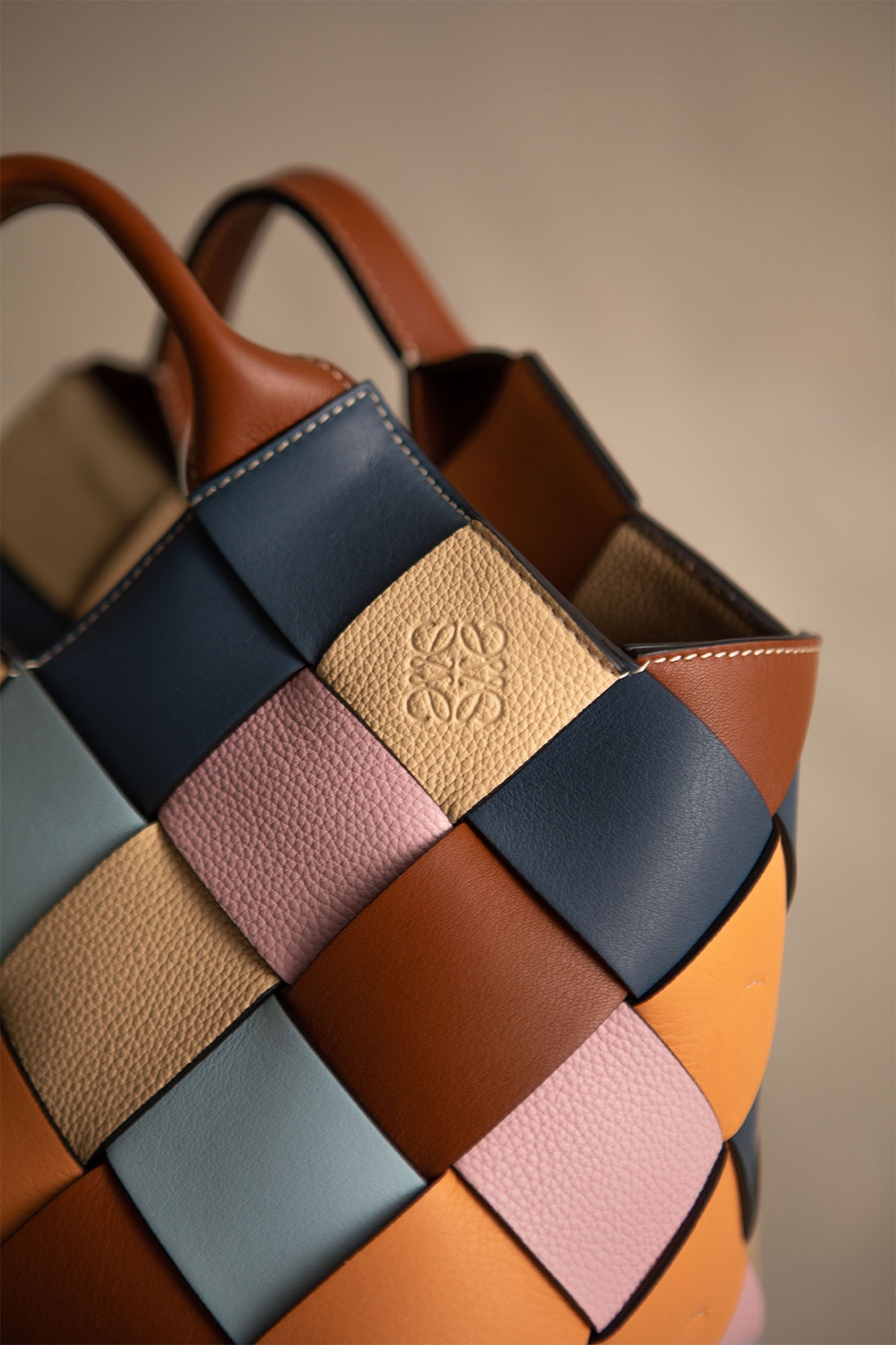 loewe the surplus project woven basket handbags sustainable details logo close up