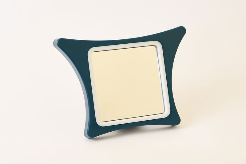nyssa care vievision hands-free mirror vulvas sexual vaginal health product