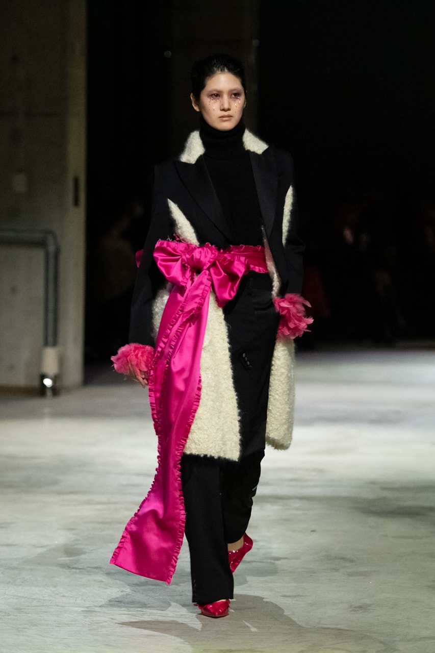 undercover fw21 fall winter 2021 collection runway fashion week jun takahashi pink belt