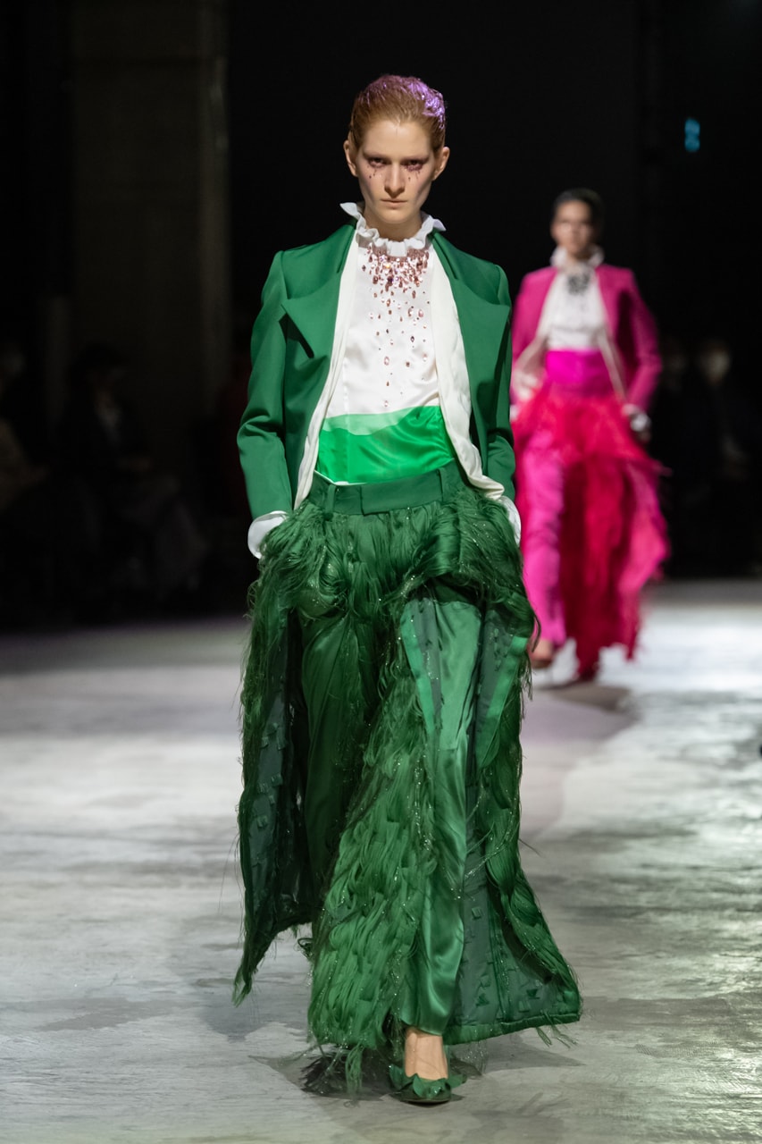 undercover fw21 fall winter 2021 collection runway fashion week jun takahashi green blazer skirt