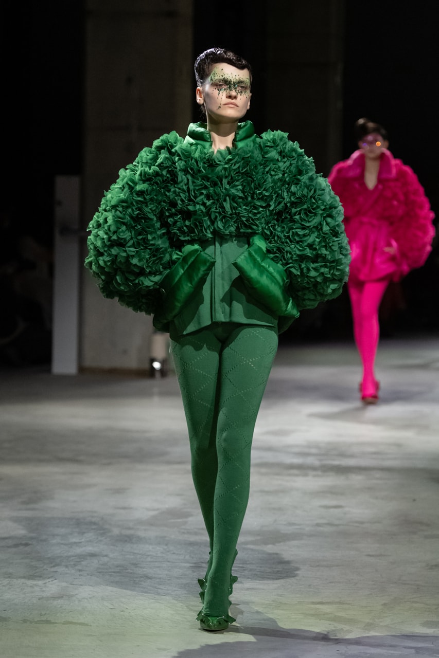 undercover fw21 fall winter 2021 collection runway fashion week jun takahashi green jacket tights