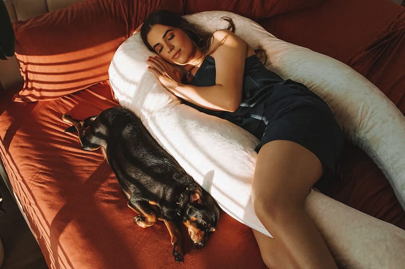 Yana's Body Pillow Is the Ultimate Stress Reliever